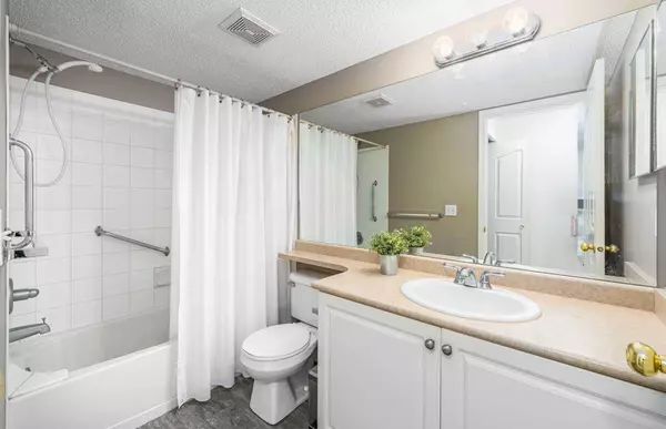 2000 Citadel Meadow PT NW #204, Calgary, AB T3G 5N5