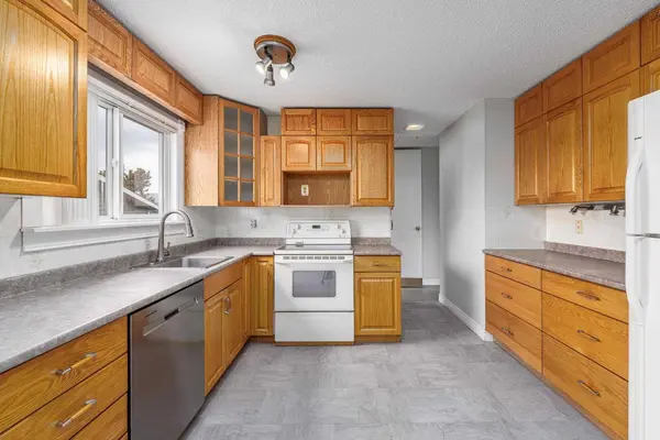 115 Ogden Way WAY SE, Calgary, AB T2C 1V9