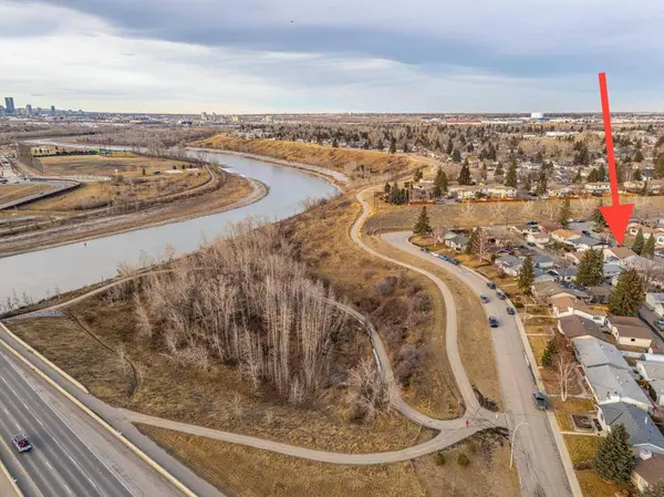 115 Ogden Way WAY SE, Calgary, AB T2C 1V9