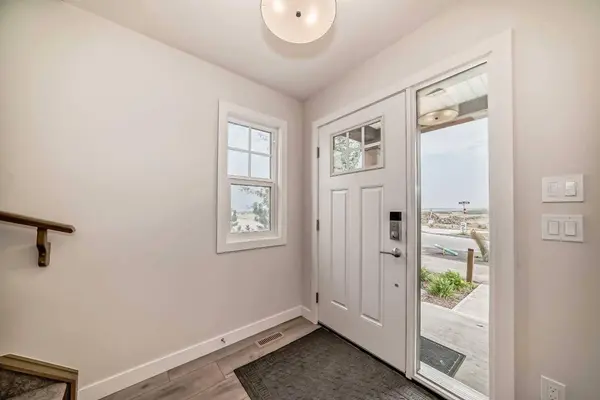 210 Alpine AVE SW, Calgary, AB T2Y 0R8