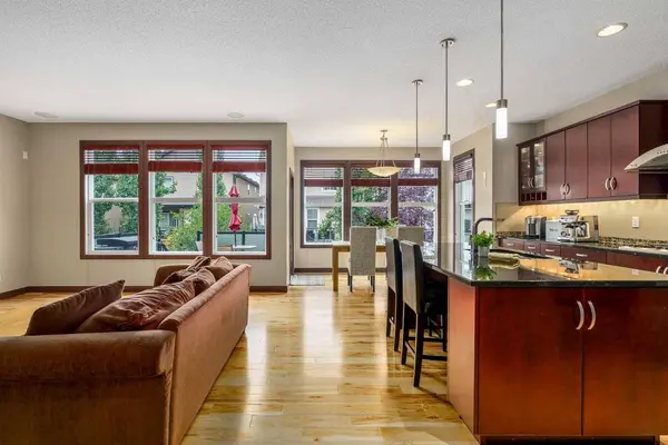 26 Mahogany GN SE, Calgary, AB T3M 0T3