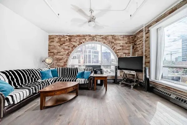 240 11 AVE SW #402, Calgary, AB T2R 0C3