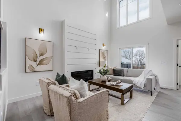 1917 Mccaskill DR, Crossfield, AB T0M 0S0