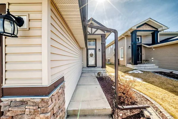 355 Ranch Ridge CT, Strathmore, AB T1P 1A6