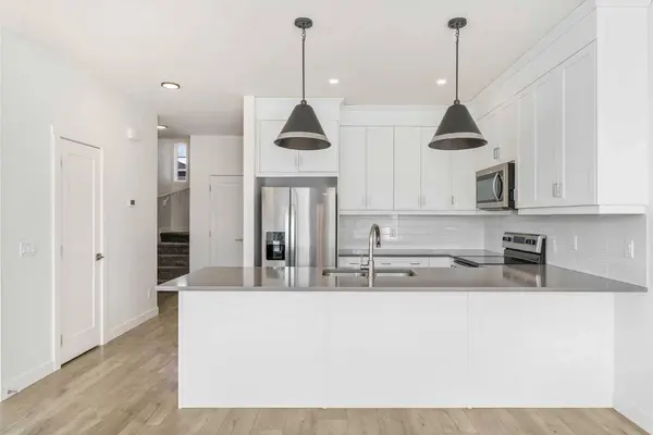 135 Legacy Glen Parade SE, Calgary, AB T2X 4T3