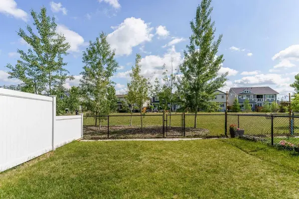 135 Legacy Glen Parade SE, Calgary, AB T2X 4T3