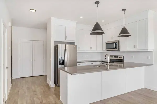 135 Legacy Glen Parade SE, Calgary, AB T2X 4T3