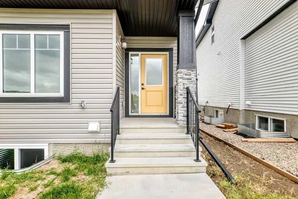 1915 Mccaskill DR, Crossfield, AB T0M 0S0