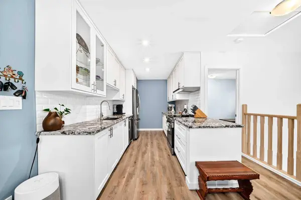 109 Stanley AVE #B, Okotoks, AB T1S 1H8