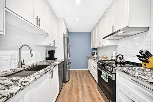109 Stanley AVE #B, Okotoks, AB T1S 1H8