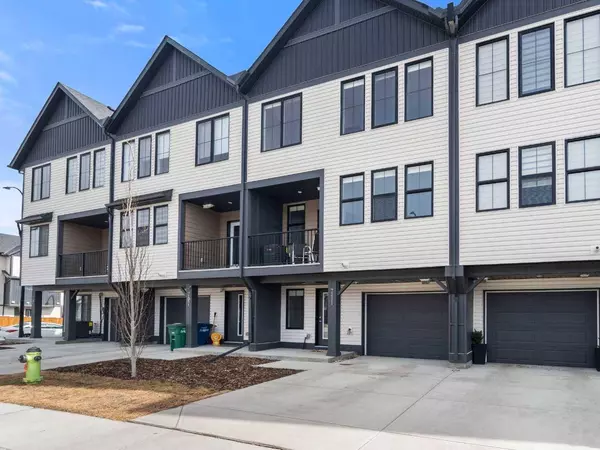 711 South Point Heath SW, Airdrie, AB T4B 5H7