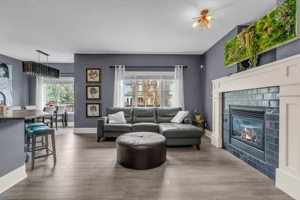 209 Cougartown CIR SW, Calgary, AB T3H 0A3