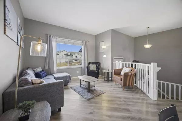 8 Horne Close, Sylvan Lake, AB T4S 0C4