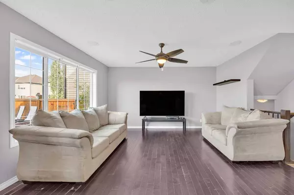 126 Windstone AVE SW, Airdrie, AB T4B 3R3