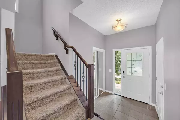 126 Windstone AVE SW, Airdrie, AB T4B 3R3