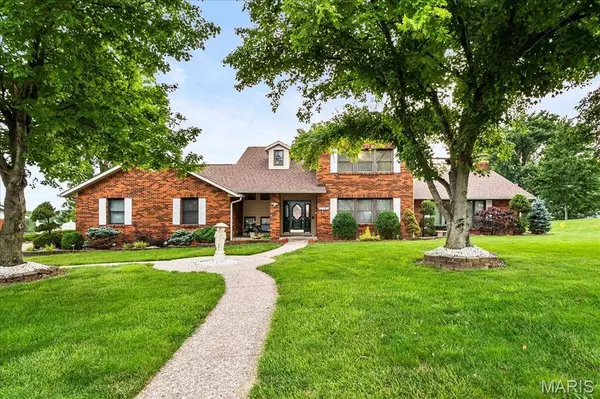 221 Tower Hill DR, Columbia, IL 62236