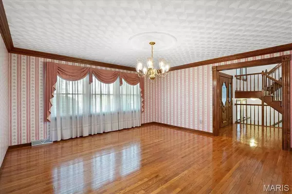 221 Tower Hill DR, Columbia, IL 62236