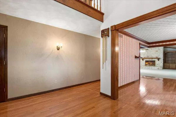 221 Tower Hill DR, Columbia, IL 62236