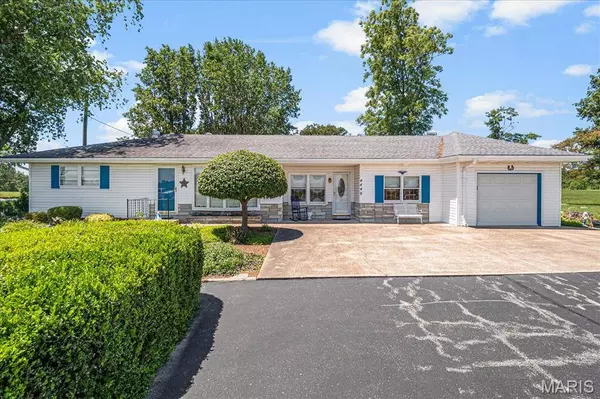 4449 State Route 3, Red Bud, IL 62278