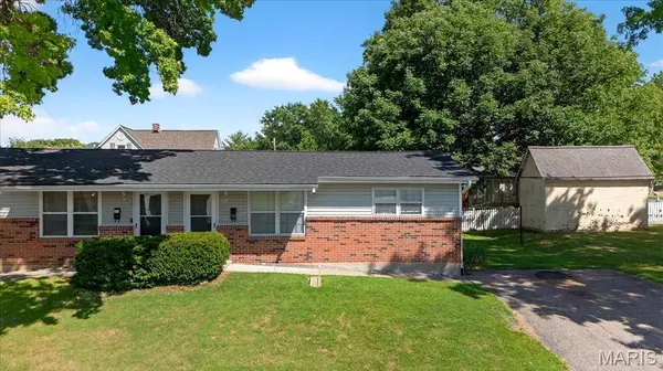 214 E Market ST, Columbia, IL 62236