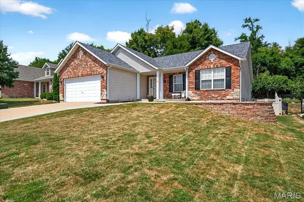 420 Micahs WAY, Columbia, IL 62236