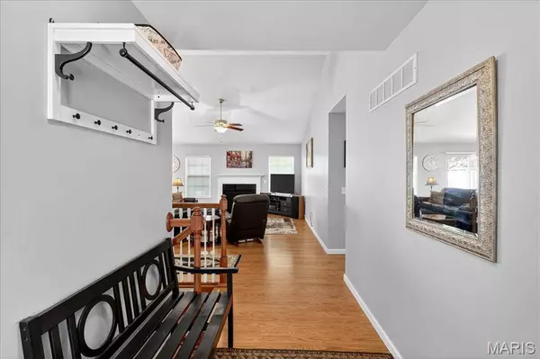 420 Micahs WAY, Columbia, IL 62236