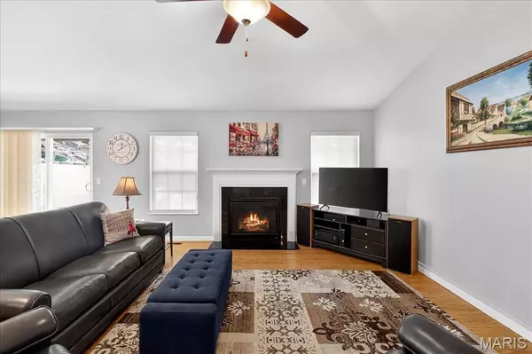 420 Micahs WAY, Columbia, IL 62236