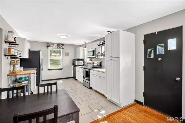 115 Leo ST, Columbia, IL 62236