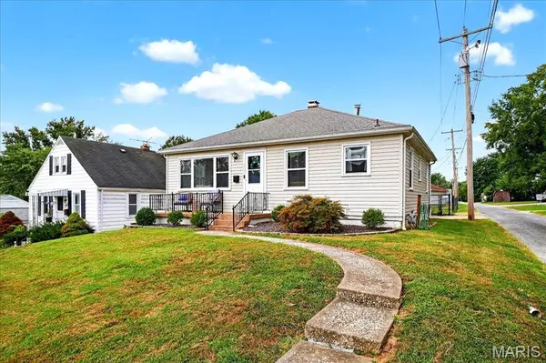 115 Leo ST, Columbia, IL 62236