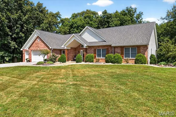 7320 Northwood CT, Millstadt, IL 62260