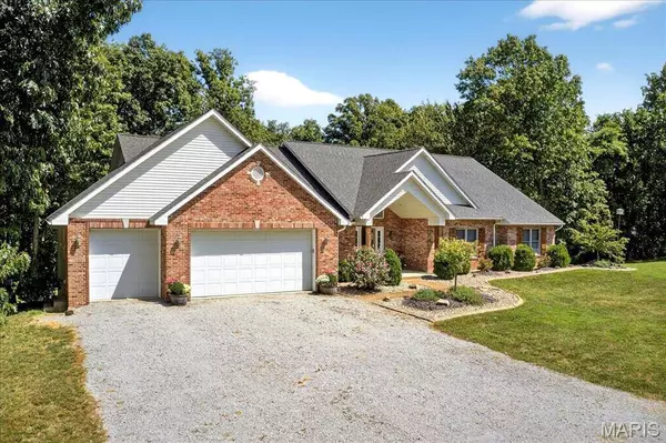 7320 Northwood CT, Millstadt, IL 62260