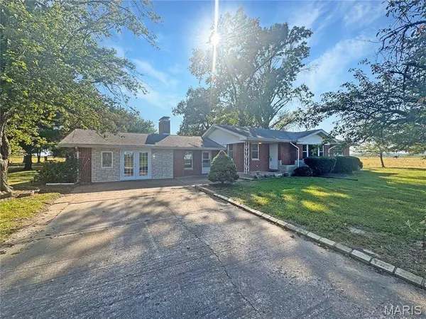 9506 B RD, Valmeyer, IL 62295