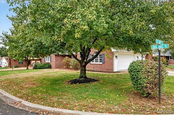 201 Oak Tree DR, Columbia, IL 62236