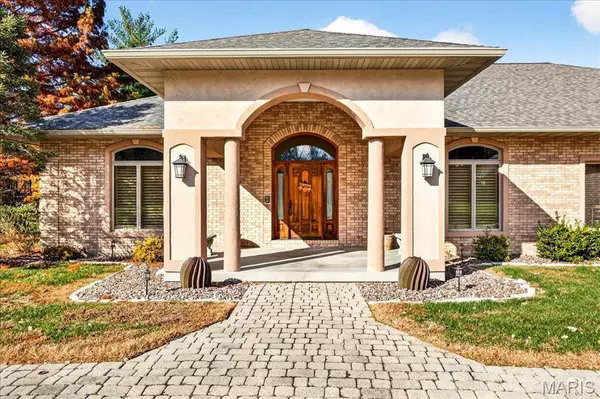 1504 Gedern DR, Columbia, IL 62236