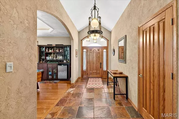 1504 Gedern DR, Columbia, IL 62236