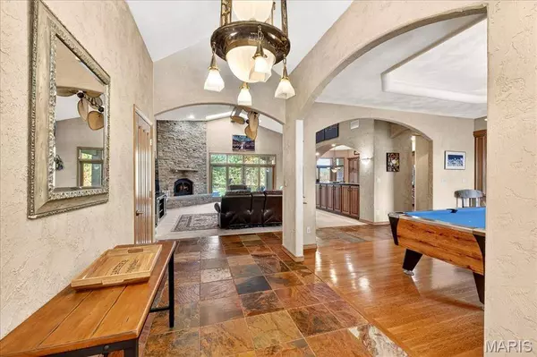 1504 Gedern DR, Columbia, IL 62236