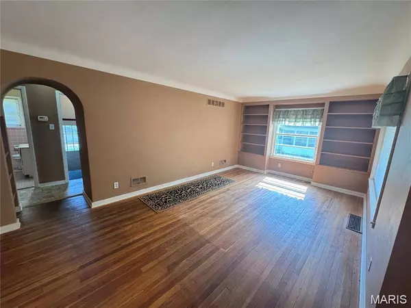 508 W Legion AVE, Columbia, IL 62236