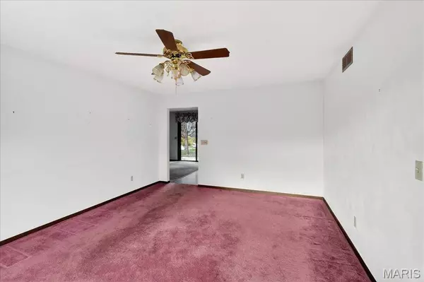 437 Westpark DR, Columbia, IL 62236