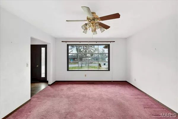 437 Westpark DR, Columbia, IL 62236