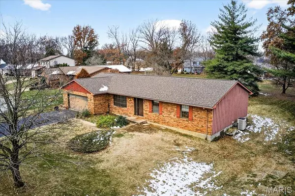 437 Westpark DR, Columbia, IL 62236