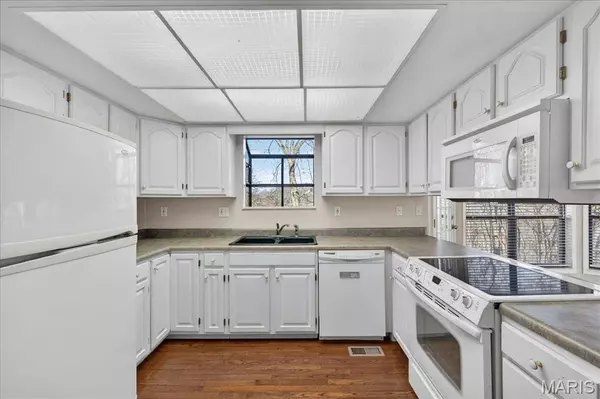 2148 Stone Gate DR, Dupo, IL 62239