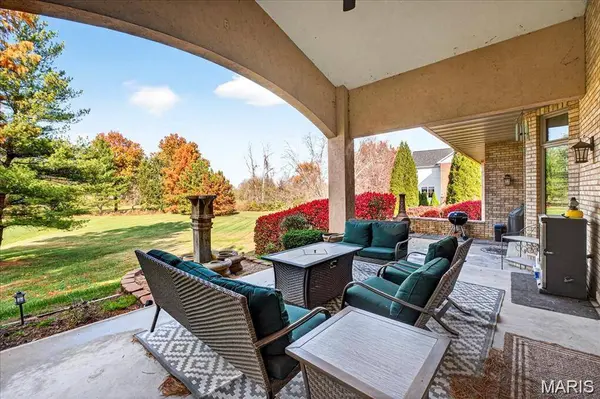 1504 Gedern DR, Columbia, IL 62236