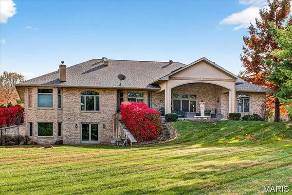 1504 Gedern DR, Columbia, IL 62236