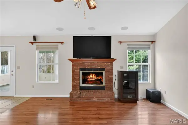 307 Longview DR, Columbia, IL 62236