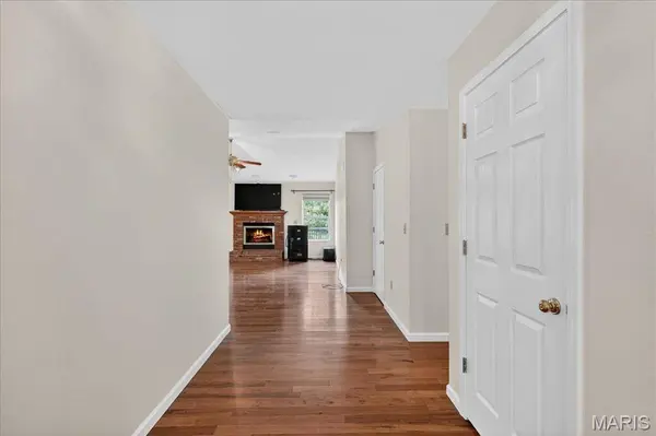 307 Longview DR, Columbia, IL 62236