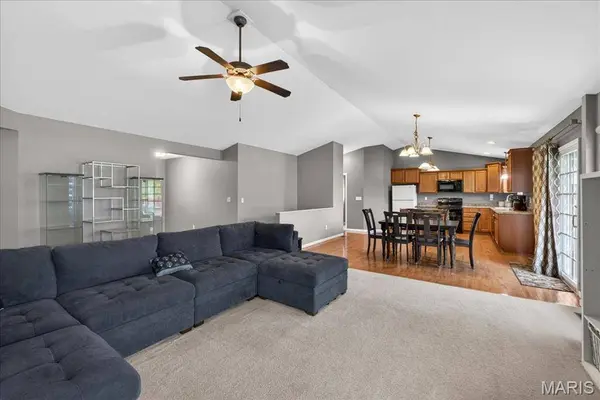 1104 Maplewood LN, Waterloo, IL 62298