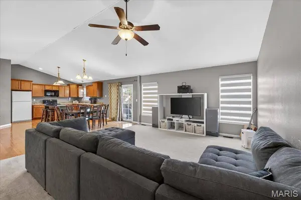 1104 Maplewood LN, Waterloo, IL 62298