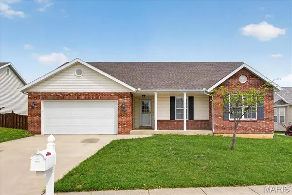 1104 Maplewood LN, Waterloo, IL 62298