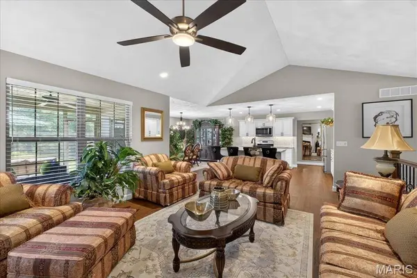 2024 Ravenel, Belleville, IL 62226