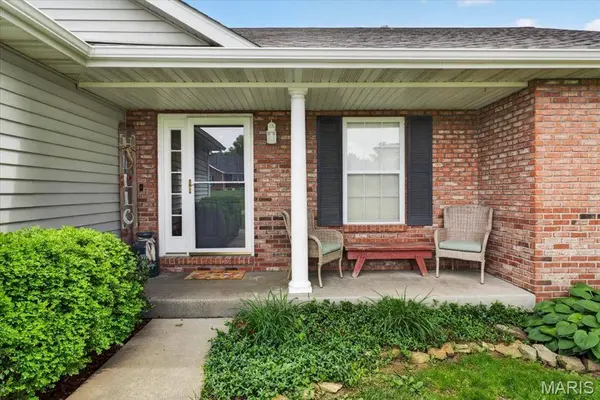 152 Gall RD, Columbia, IL 62236